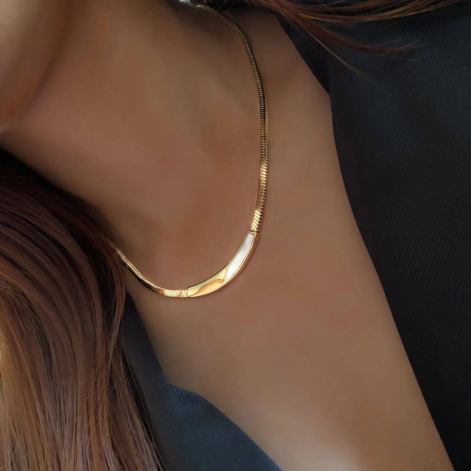 Collier dore et blanc acier